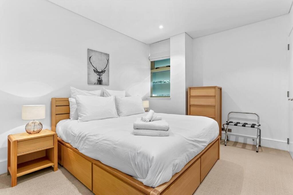 Elegant & Sunny Living With Stunning Marina Views Auckland Exterior foto