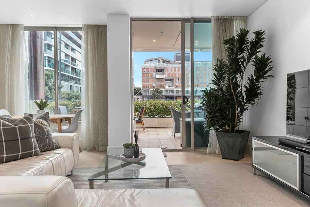 Elegant & Sunny Living With Stunning Marina Views Auckland Exterior foto