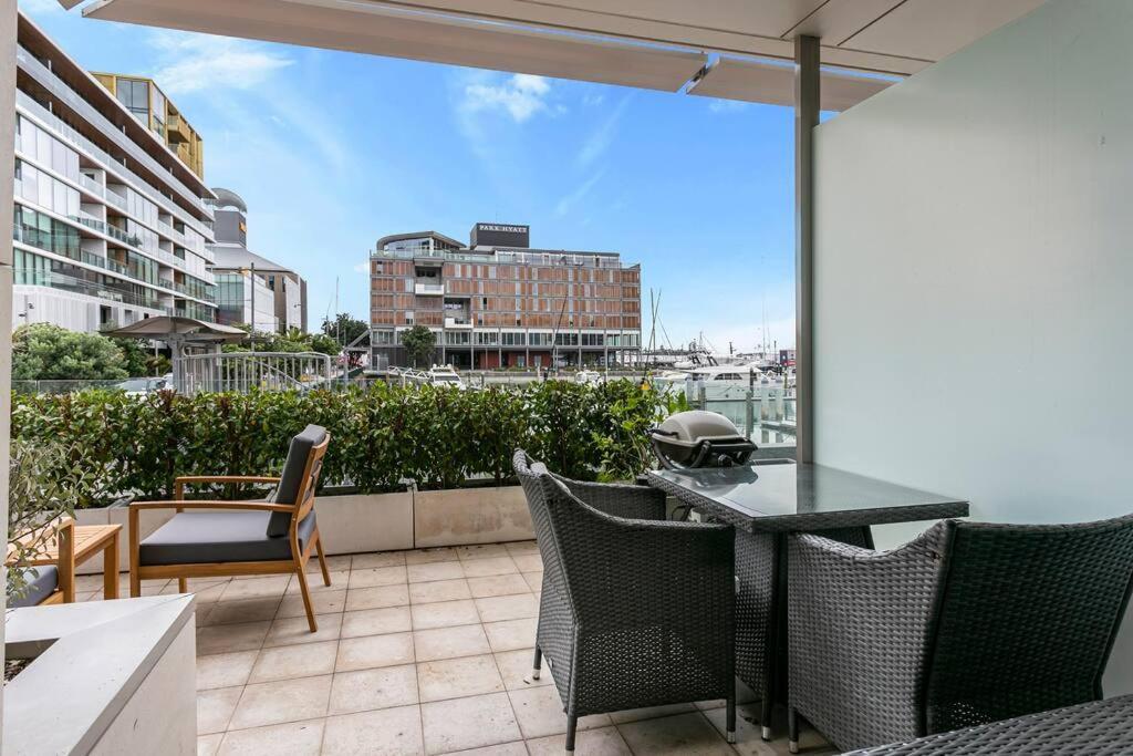 Elegant & Sunny Living With Stunning Marina Views Auckland Exterior foto